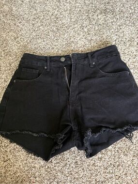 SHEIN Black High-Rise Frayed Hem Denim Shorts